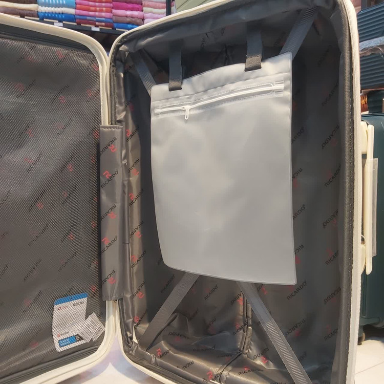 محفظه لباس خیس