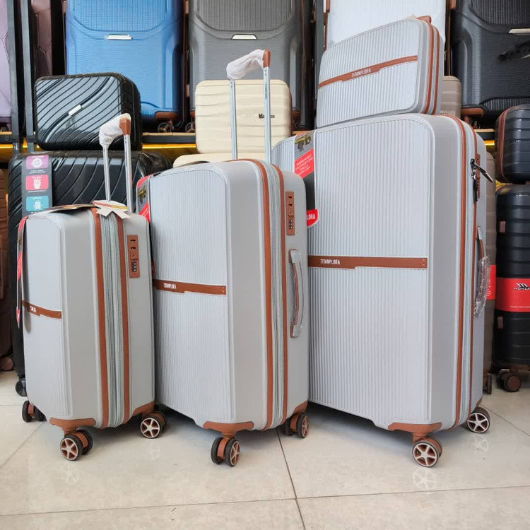 چمدان تیتان رنگ طوسی