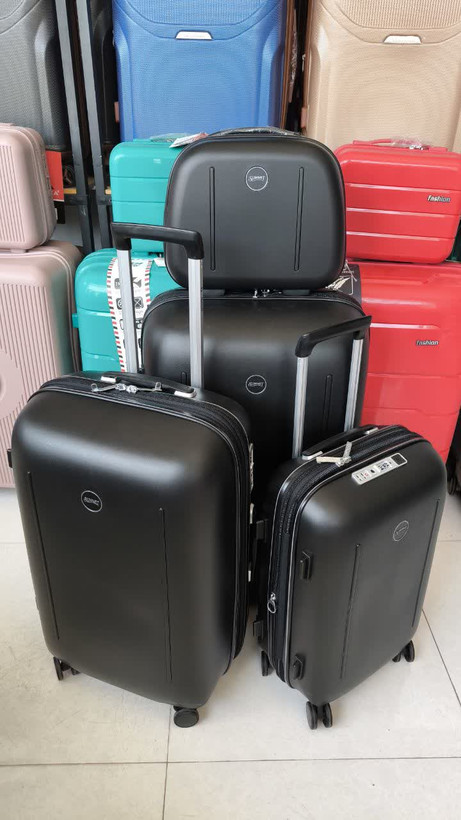 چمدان سومیت رنگ مشکی