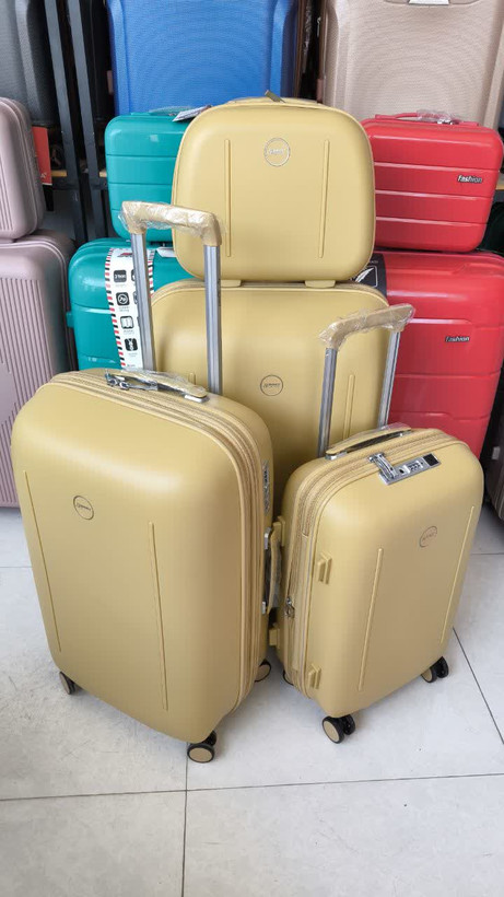 چمدان سومیت رنگ بیسکویتی