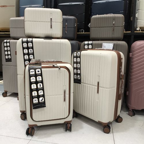 چمدان هانتر رنگ شیری با حاشیه شکلاتی